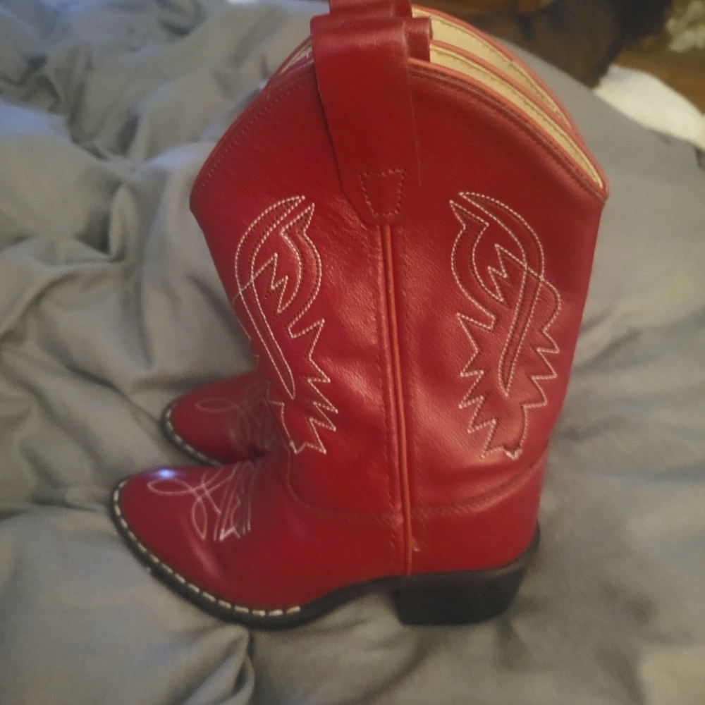 Old West 8116 kids leather boots small flaw on right inner front